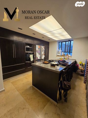 דירת גן, שרה אהרונסון 5, אזור הבילויים, רמת גן