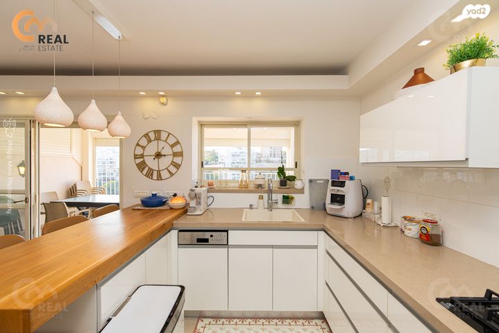 גג/ פנטהאוז, בת חן, רמת חן, חיפה