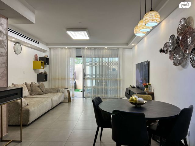 דירת גן, הסיפון, נאות רבין, יבנה