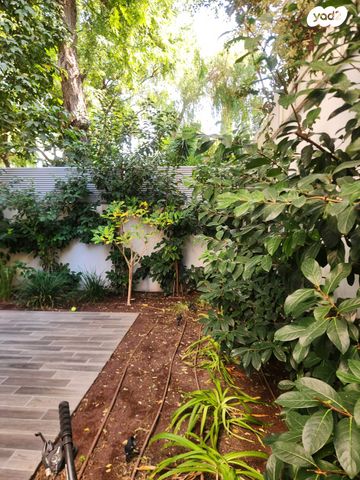 דירת גן, אלון, רמת השרון