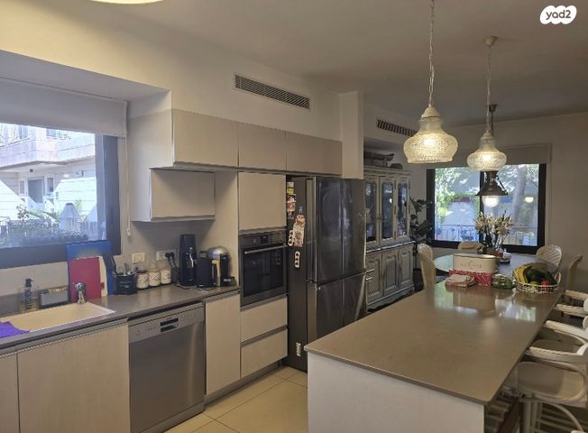 דו משפחתי, גולן, רמת השרון