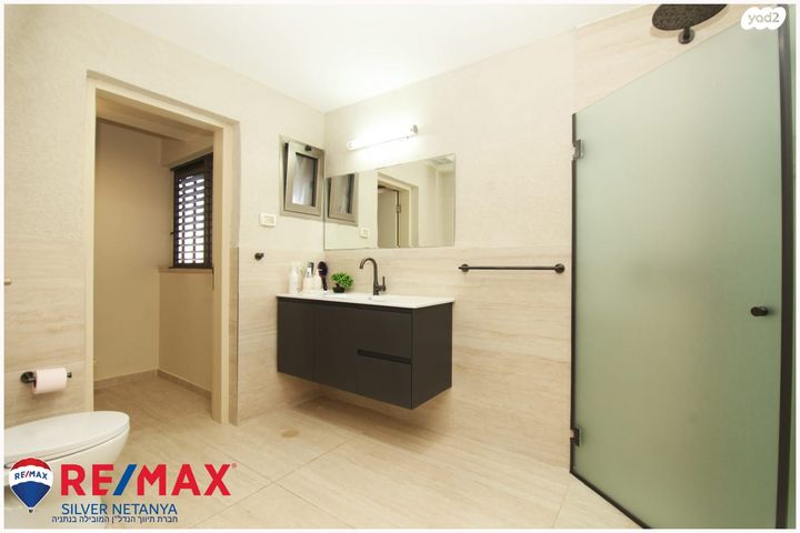 גג/ פנטהאוז, חדרה