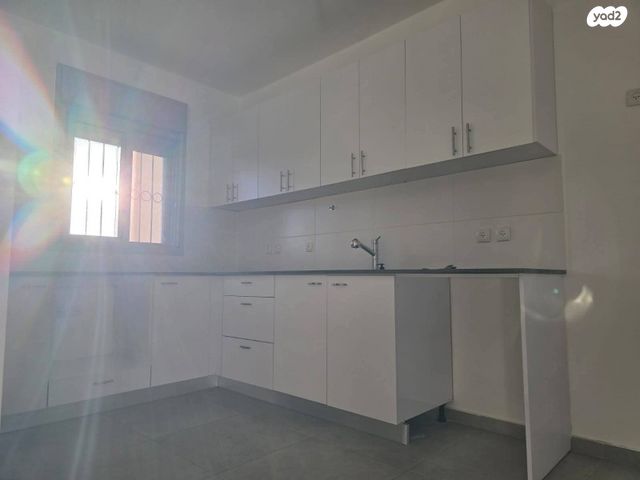 דירה, אדמונד סחייק, מלחה, מנחת, ירושלים