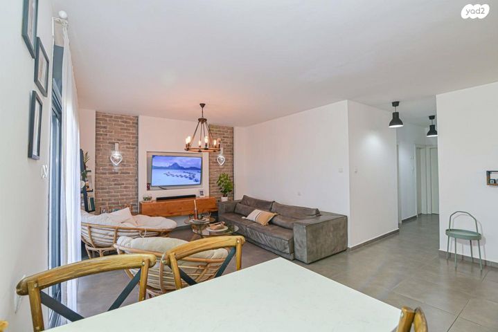 דירה, הר סיני, היובל, אור עקיבא