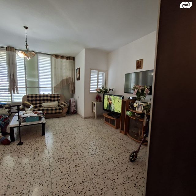 דירה, השקדים 9, מרכז העיר, סביניה, הוותיקה, קרית ביאליק