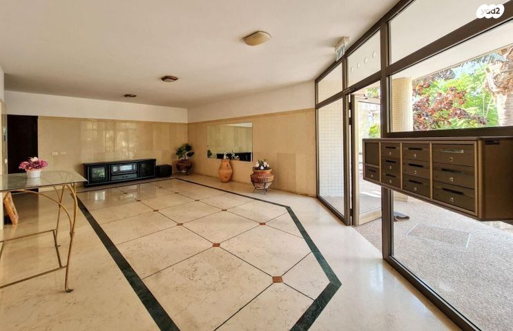 דירה, רעננה