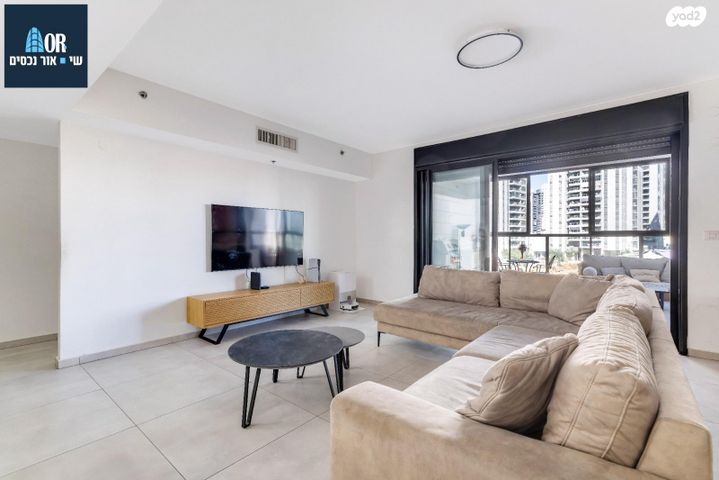 דירה, יעקב דורי, נאות שמיר, רמלה