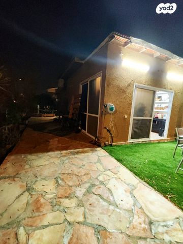 בית פרטי/ קוטג', יצחק ולבר 55, נאות לון, באר שבע