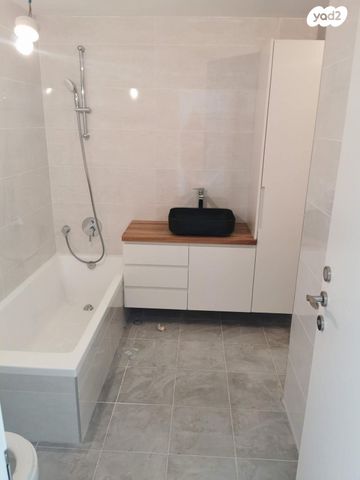 דירה, ארלוזורוב, אפרים, חדרה