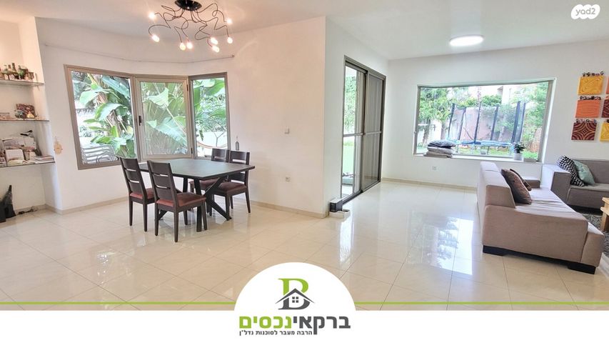 דו משפחתי, מתחם 11, הוד השרון