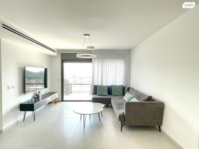 דירה, קלמן ביאלר, רחובות החדשה, רחובות