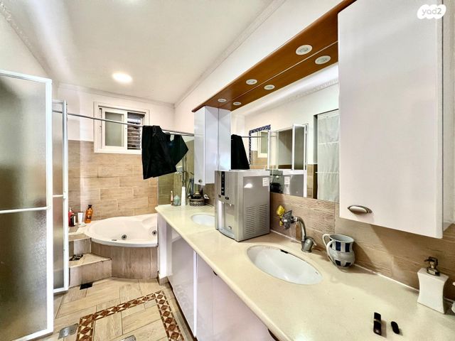 בית פרטי/ קוטג', המלכים 40, עין התכלת, נתניה