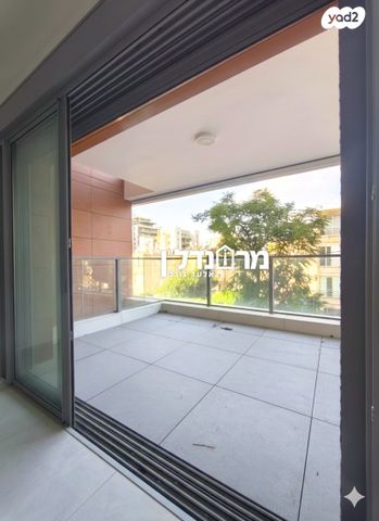 דירה, אבן שפרוט, הרצליה