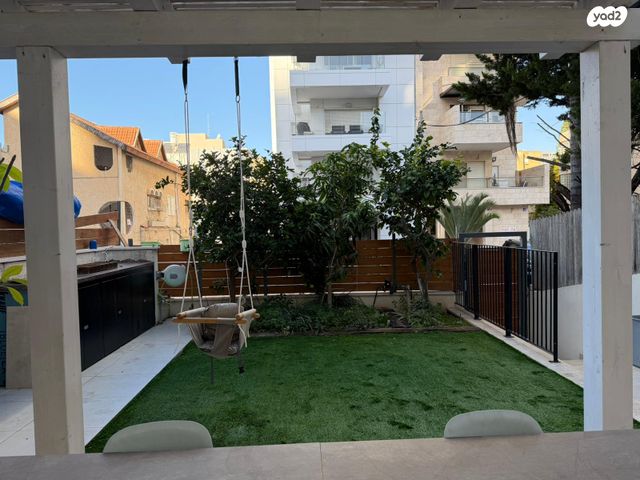 דו משפחתי, בילינסון 8, צפון מערב מרכז העיר, נתניה