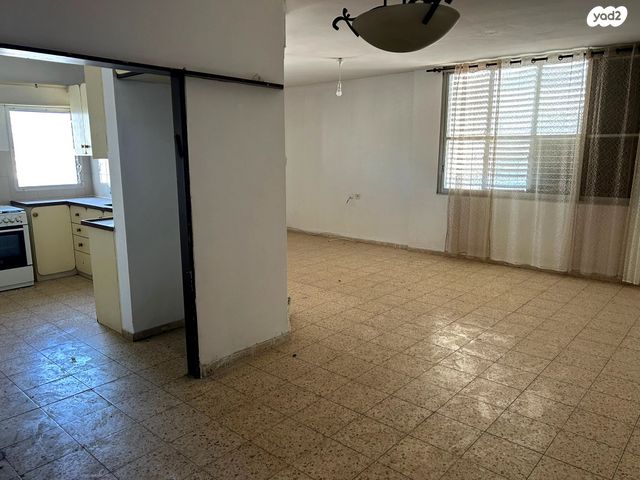 גיורא יוספטל 