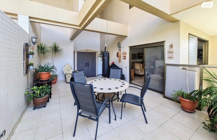 דירה, רעננה