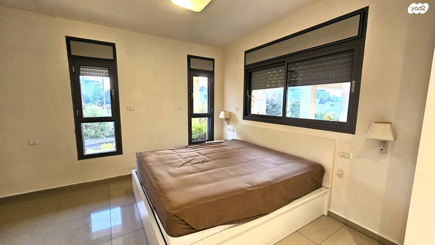 דירת גן, אלון, רמת השרון