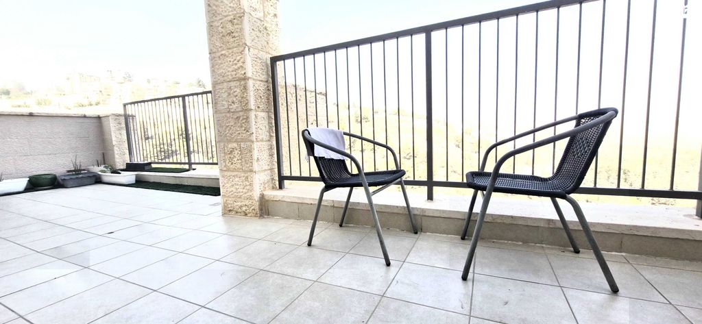 בית פרטי/ קוטג', אורי בן ארי, פסגת זאב, ירושלים