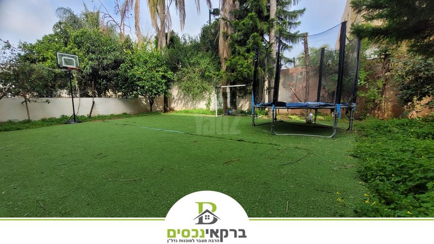 מתחם 11