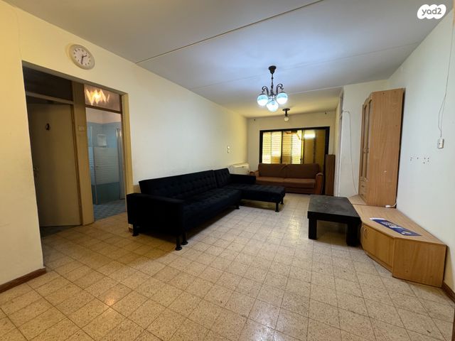 שדרות ירושלים 73