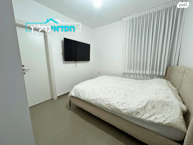 דירה, עוזי חיטמן, נאות שמיר, יבנה