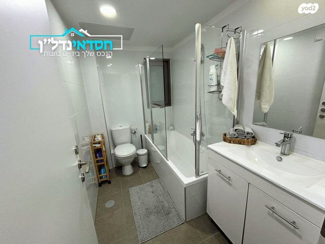 דירה, עוזי חיטמן, נאות שמיר, יבנה