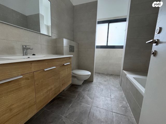 דירת גן, נווה זמר, רעננה