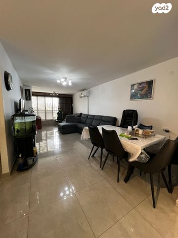 גיורא יוספטל 22