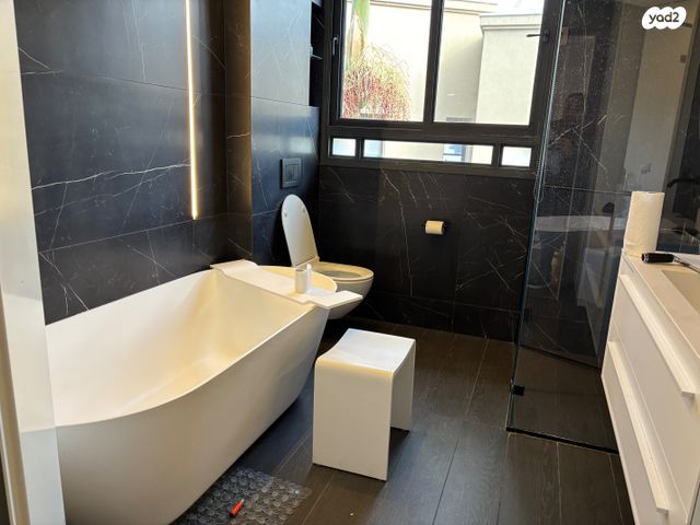 בית פרטי/ קוטג', בית דגן, בית דגן