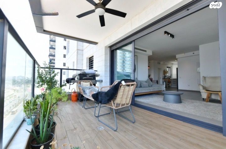 דירה, יצחק נבון, נאות אריאל שרון, קרית אונו