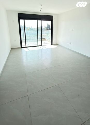 דירה, יהוד מונוסון