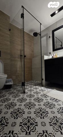 דו משפחתי, צור יגאל, כוכב יאיר / צור יגאל