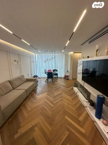 ז'בוטינסקי 6