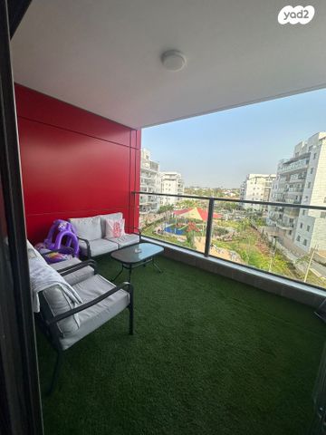 דירה, דליה רביקוביץ 8, נאות שמיר, יבנה