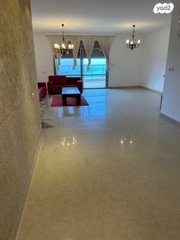 גג/ פנטהאוז, מורן, שיכון עובדים, טבריה