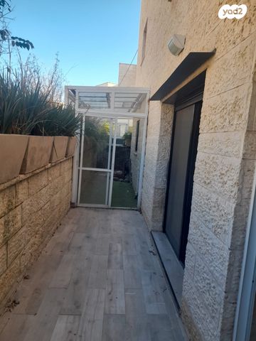 דירת גן, מודיעין מכבים רעות