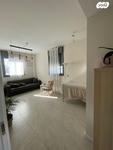 גג/ פנטהאוז, רבי ברכיה, נתיבות ישראל / רמת בית שמש ד-4, בית שמש