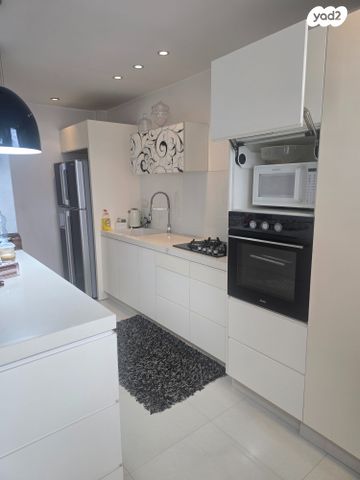 דירה, כצנלסון, לב העיר, בת ים