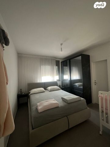 דירה, דליה רביקוביץ 8, נאות שמיר, יבנה