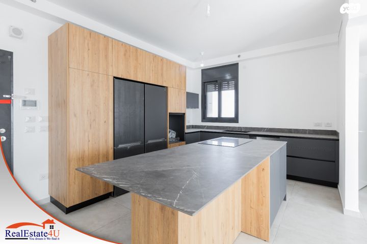 דירה, אמנון ליפקין שחק, נוף הטיילת, נתניה