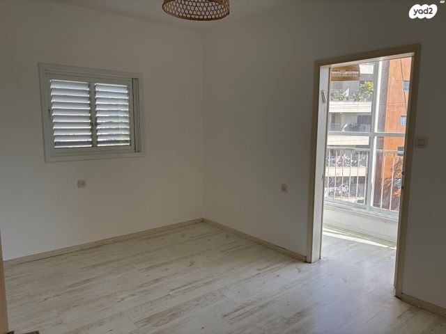 דירה, הרב הרצוג, גבעתיים