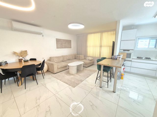 דירה, שדרות בנימין 75, מרכז העיר דרום, נתניה