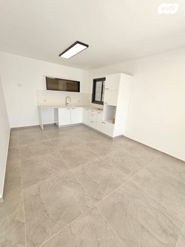 דירת גן, הרב מרדכי אליהו, כרמי הנדיב, אחוזת רוטנר, קרית מלאכי