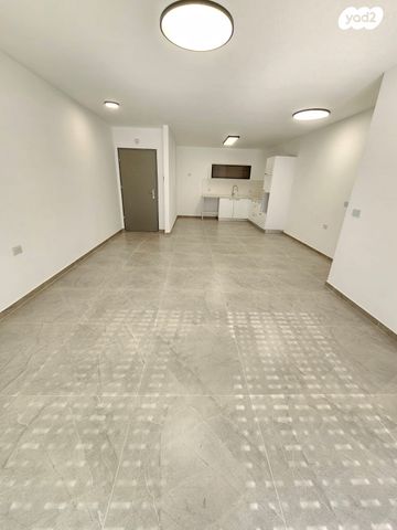 דירת גן, הרב מרדכי אליהו, כרמי הנדיב, אחוזת רוטנר, קרית מלאכי