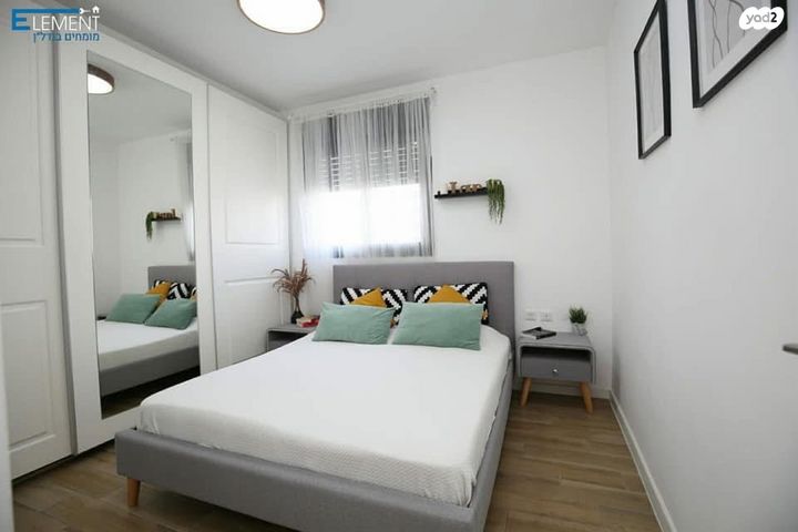 דירת גן, טורקיז 5, אבני חן, חריש