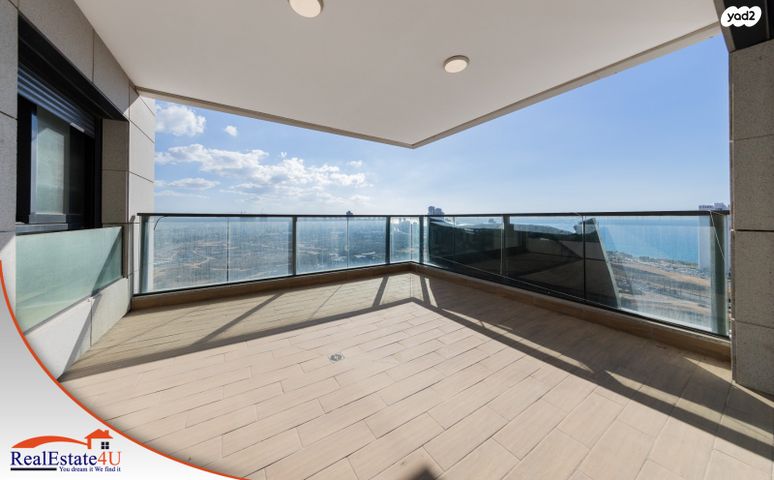 דירה, אמנון ליפקין שחק, נוף הטיילת, נתניה