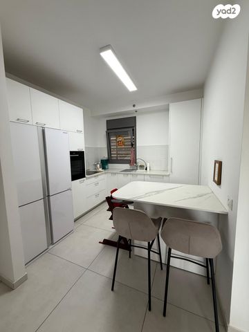 דירה, אסירי ציון 26, נווה גן, פתח תקווה