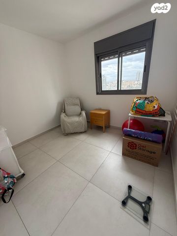 דירה, אסירי ציון 26, נווה גן, פתח תקווה