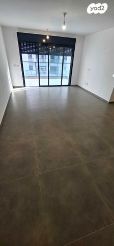 דירה, הרב מרדכי אליהו, כרמי הנדיב, אחוזת רוטנר, קרית מלאכי