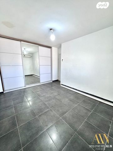 דירה, שדרות יגאל אלון 209, דימונה